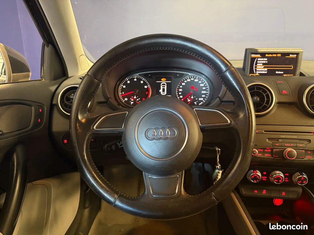 AUDI A1 5 portes Sportback 1.4 TFSI Ambition - 2012 - GARANTIE 12 MOIS - Suivi complet (image 8)