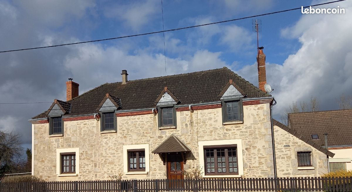 Maison 7 pièces 172 m² · à Aigurande · 172 m² · 164 000 €