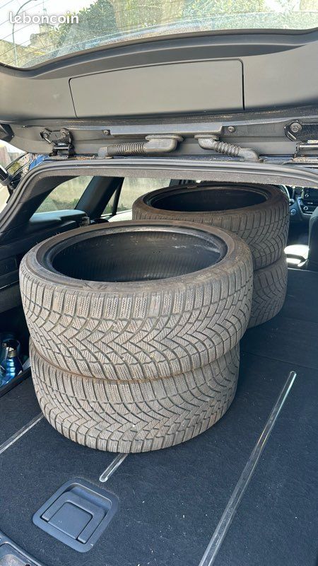 4 Pneus Hiver BRIDGESTONE Blizzak LM005 - 225/40 R18 92V (image 1)