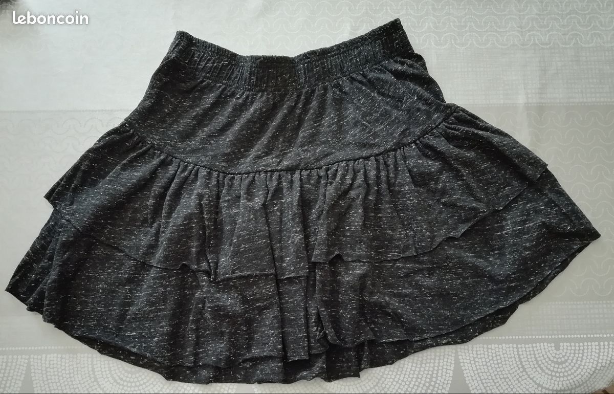 Jupe courte (image 1)