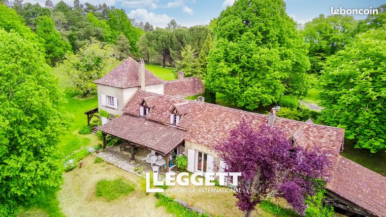 Maison 8 pièces 257 m²