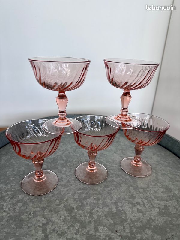 Ensemble de 10 verres dépareillés à champagne - 5 coupes et 5 Flutes à champagne en verre rosaline (image 4)