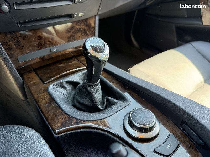 Bmw SERIE 5 (E60) 523I 177CH LUXE - CLIM - SUIVI BMW - GARANTIE 12 MOIS (image 22)