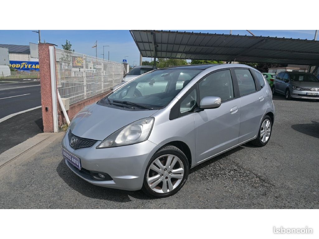 Honda Jazz 1.4 i-VTEC Luxury (image 1)
