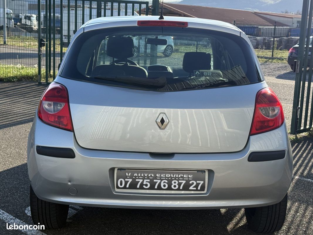 Renault Clio III 1.6 16v 110ch Expression Pour pro ou mécaniciens (image 10)