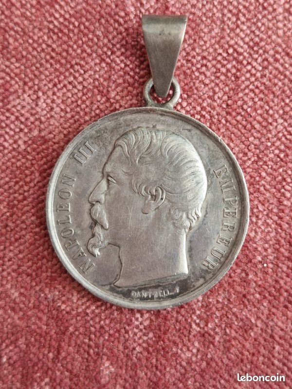 Médaillon ARGENT NAPOLÉON III (image 1)