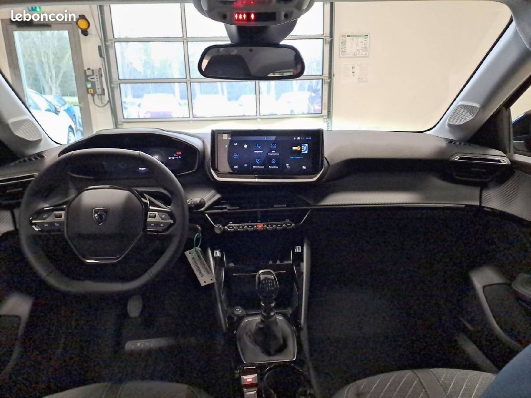 PEUGEOT 208 Hybrid 110 ch e-DCS6 Allure (image 8)