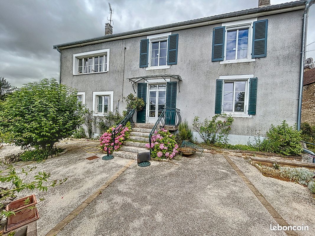 Maison 9 pièces 238 m² · à Andelot-Blancheville · 238 m² · 260 000 €