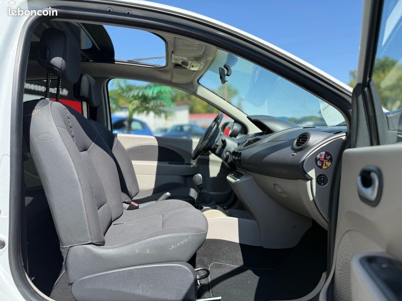 Renault Twingo II Night and day 1.2L i 75cv TOIT OUVRANT CLIM CT OK (image 2)