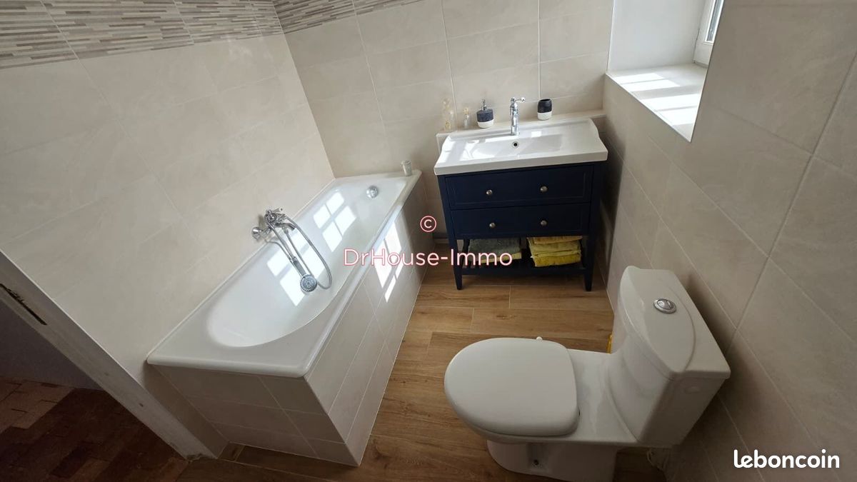 Propriété 8 pièces 260 m² (image 20)
