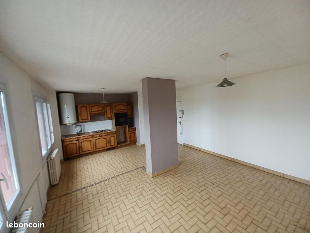 Appartement 3 pièces 63 m² · à Saint-Étienne · 63 m² · 42 000 €