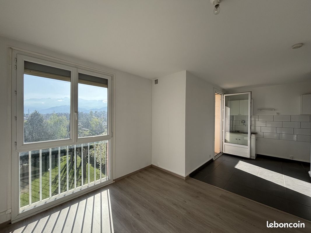 Appartement 1 pièce 30 m² · à Seyssinet-Pariset · 30 m² · 529 €
