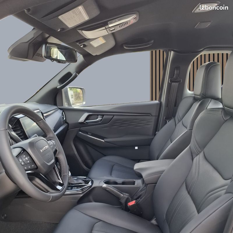 Isuzu d-max space nitro sport 4x4 2.2l (image 3)