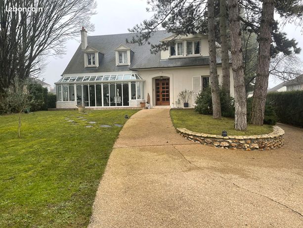 Villa 9 pièces 263 m²