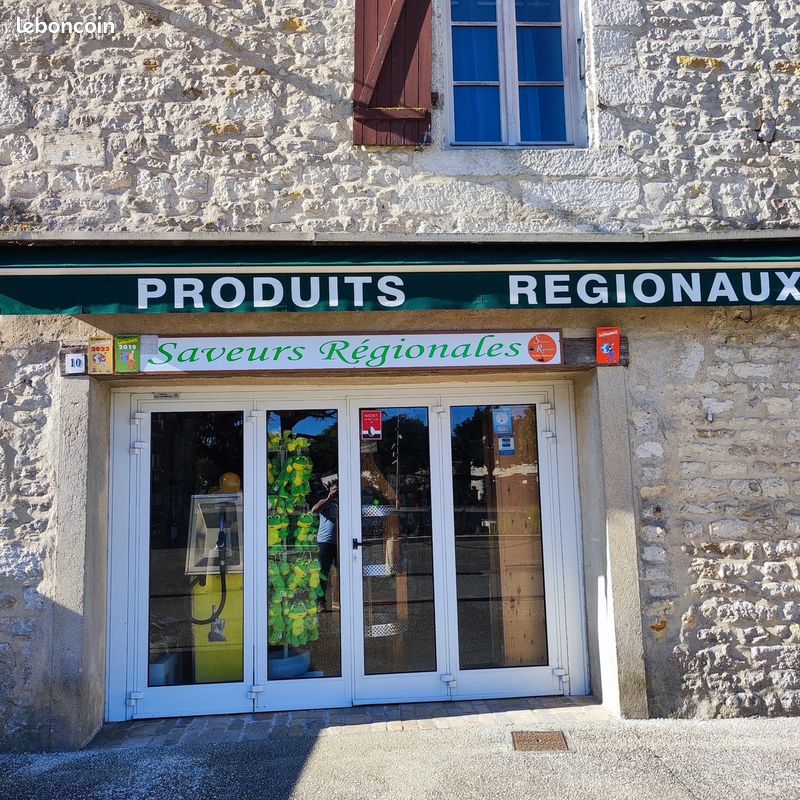 Local commercial 45 m² · à Coulon · 45 m² · 265 000 €