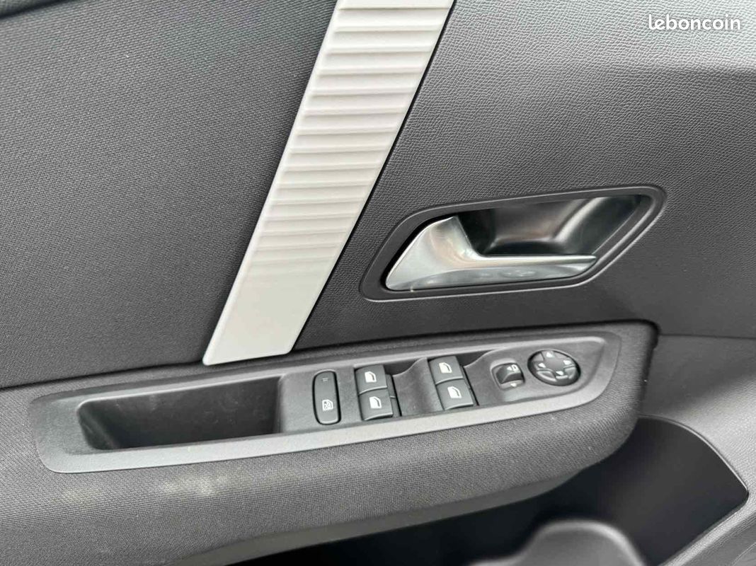 Citroen C4 1.2 HYBRIDE 145CH S&S BUSINESS AUTOMATIQUE (image 20)