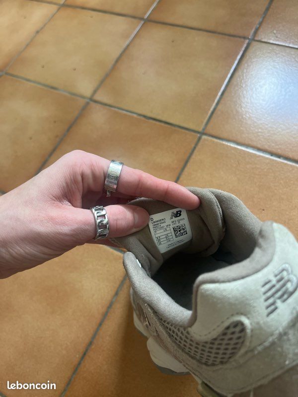New balance (image 4)