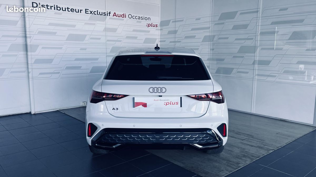 AUDI A3 Sportback TFSI Mild Hybrid 116 S tronic 7 S line (image 3)