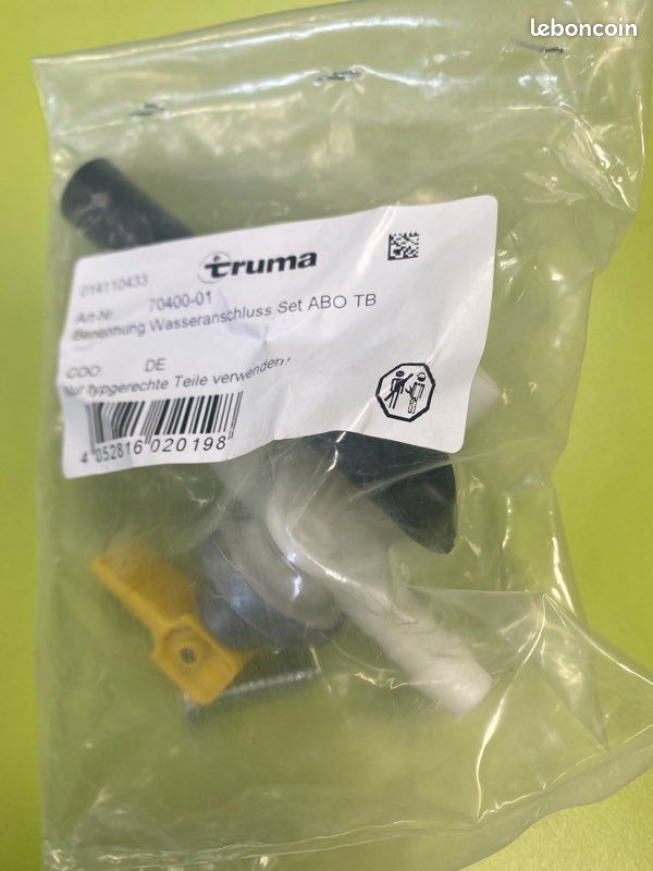 KIT DE RACCORDEMENT D'EAU SUPPORT DE TUYAU DE CHAUDIÈRE TRUMA 70400.01