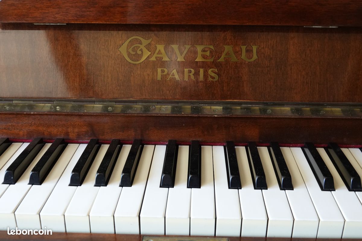 Piano droit Gaveau révisé et accordé (image 7)