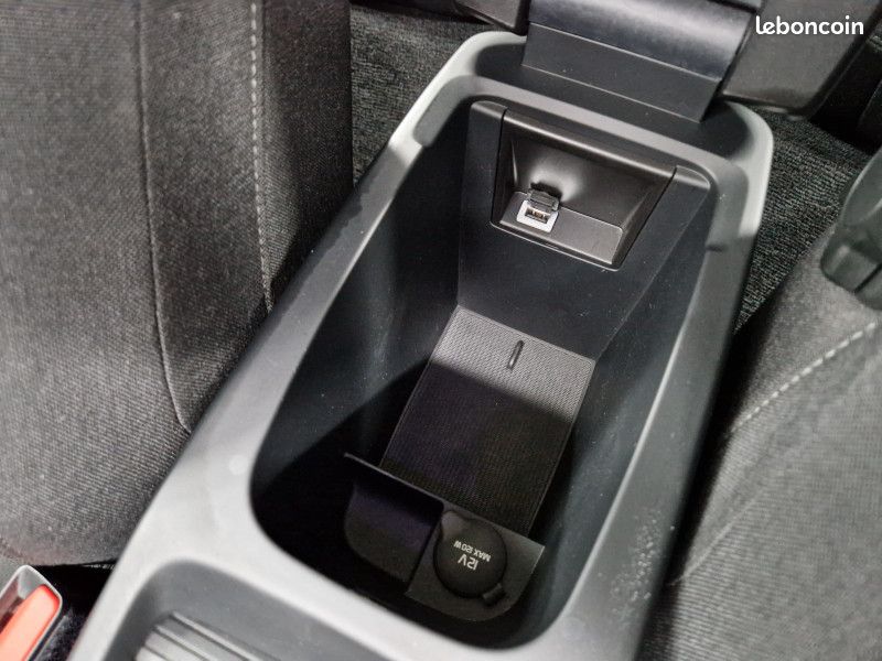 Volvo V40 D2 120CH BVA KINETIC * BLUETOOTH * XENON * RADAR (image 17)