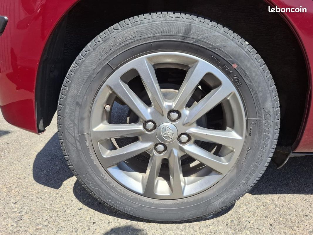 Toyota yaris 1.3 vvti 100 dynamic cvt bva (image 28)