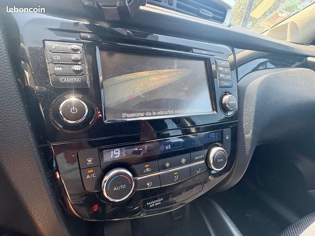 NISSAN Qashqai GENERATION-II 1.6 DCI 130CH Connect Edition - Caméra de recul - Radar AR (image 28)