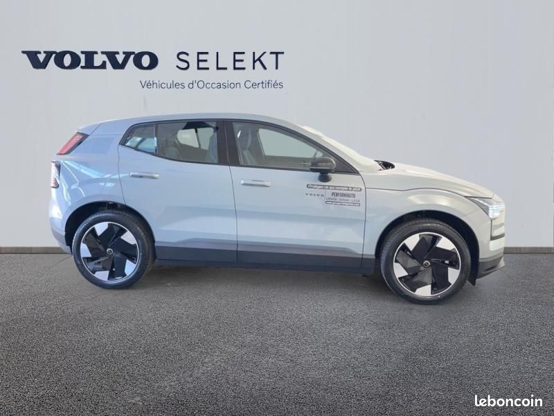 Volvo EX30 Single Extended Range 272ch Plus (image 3)