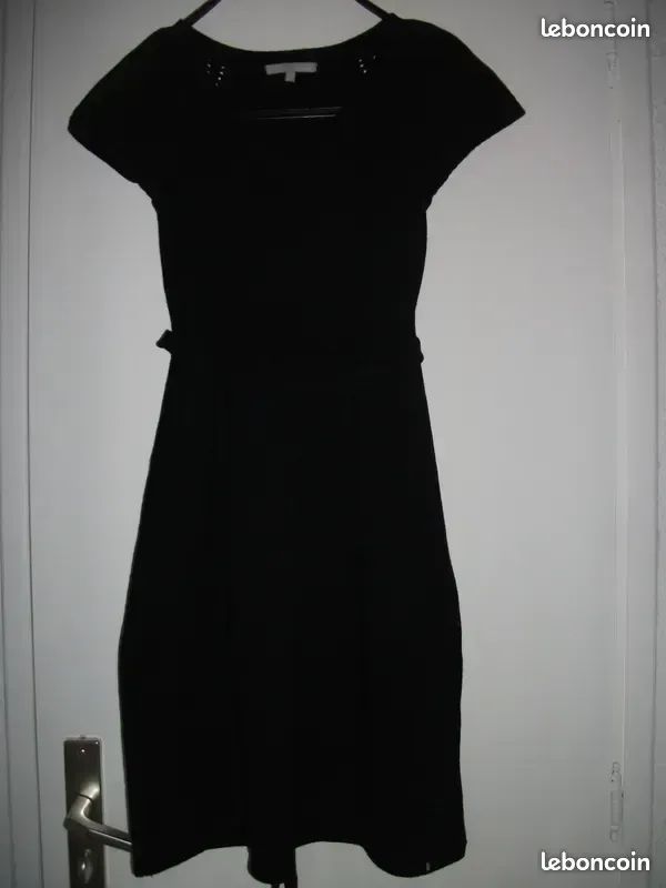 Leboncoin Cintre Porte Jupe Robe Noire En Coton Etam Taille 38