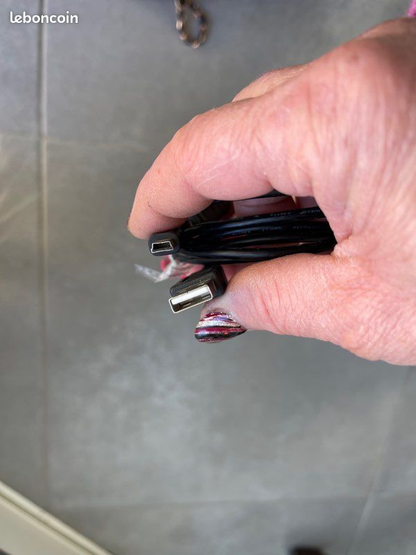 Câble télé / ordi / téléphone (image 1)
