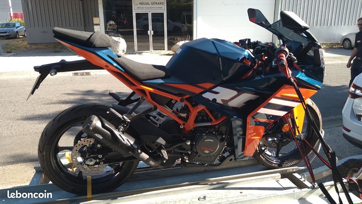 KTM 390 RC 2024 jamais roulé (image 2)