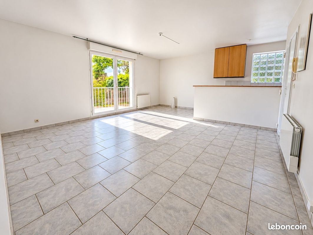 Appartement 2 pièces 44 m² · aux Clayes-sous-Bois · 44 m² · 152 000 €