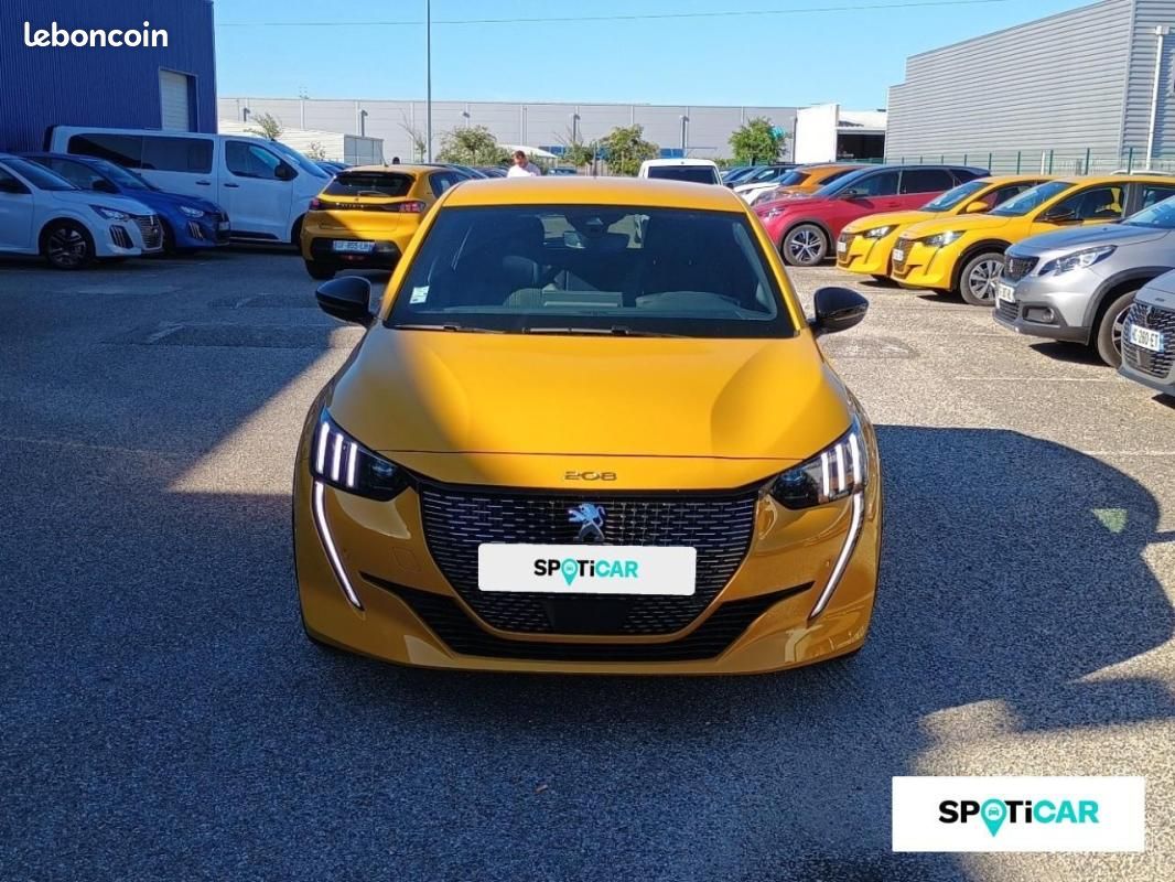 Peugeot 208 PureTech 100 S&S BVM6 GT (image 19)