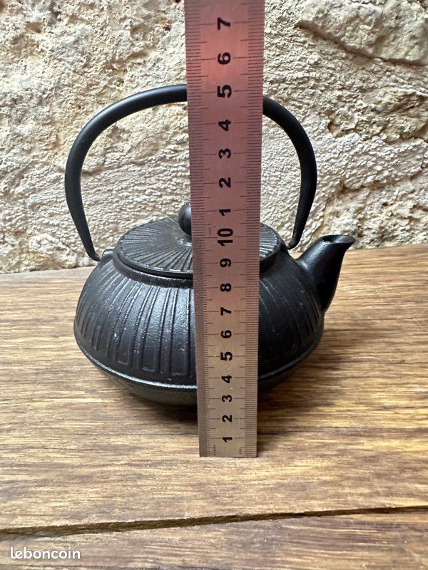 Théière noire en fonte japonaise vintage 0,65 L, 1,5 kg, avec filtre (image 3)