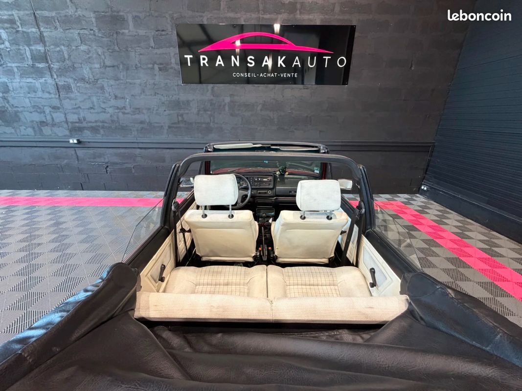 VOLKSWAGEN GOLF CABRIOLET 1.8 90ch - MOTEUR REFAIT 5000KMS - CAPOTE NEUVE - PEINTURE NEUVE - DOSSIER PHOTO RESTAURATION... (image 14)