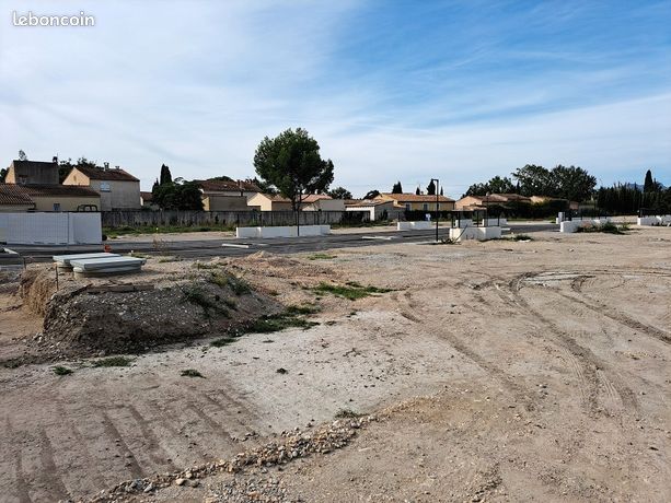 Terrain 350 m² Senas