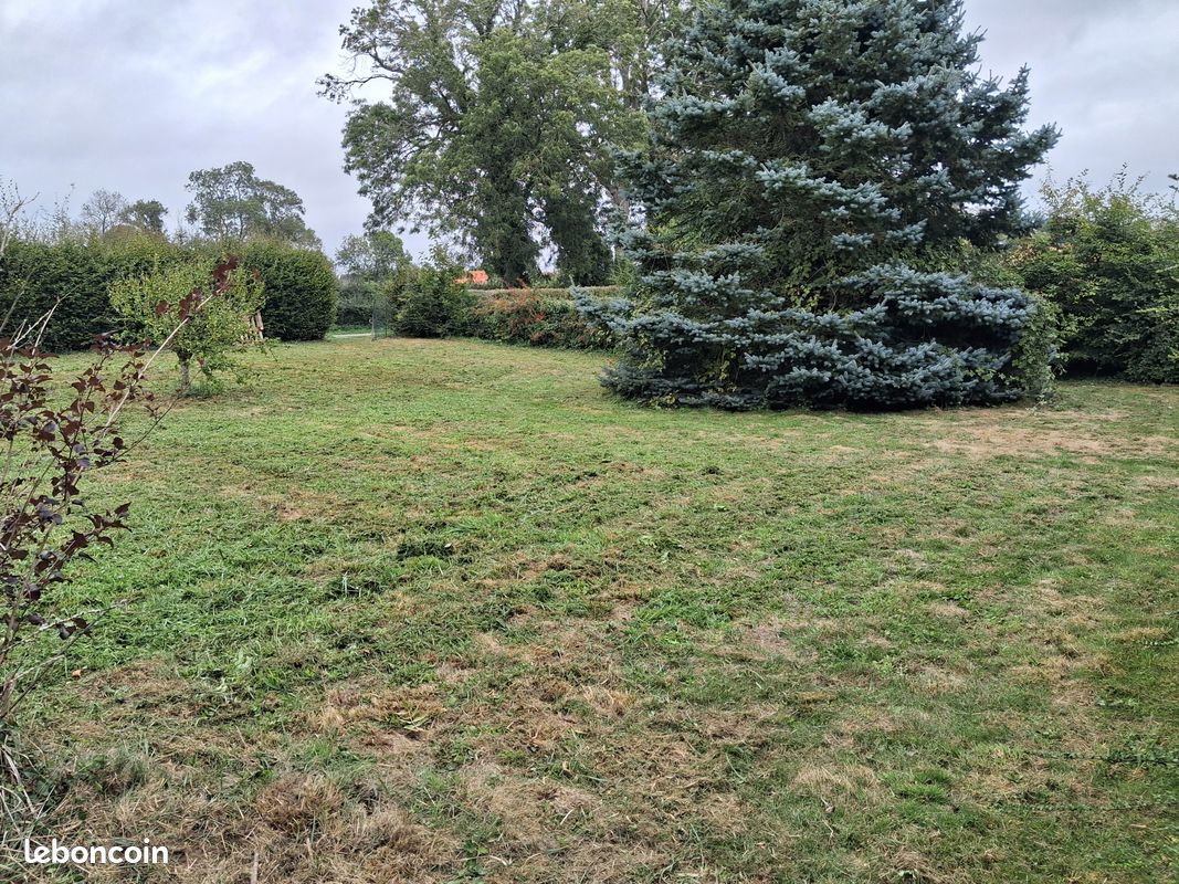 Terrain à bâtir 1570 m² · à Ailly-le-Haut-Clocher · 85 000 €