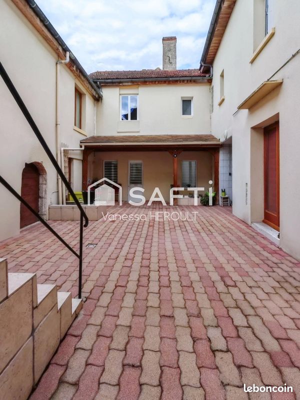 Studio 6 pièces 288 m² (image 2)