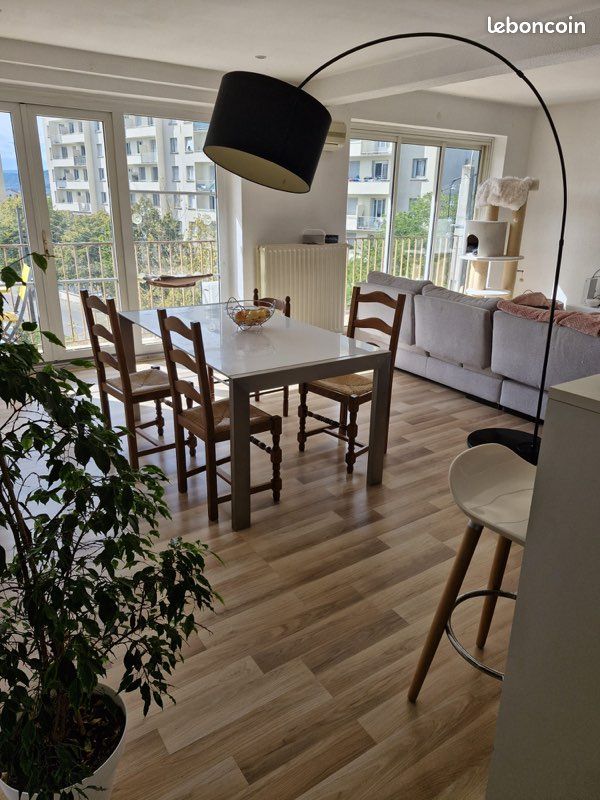 Appartement 4 pièces 82 m² · à Valence · 82 m² · 893 €