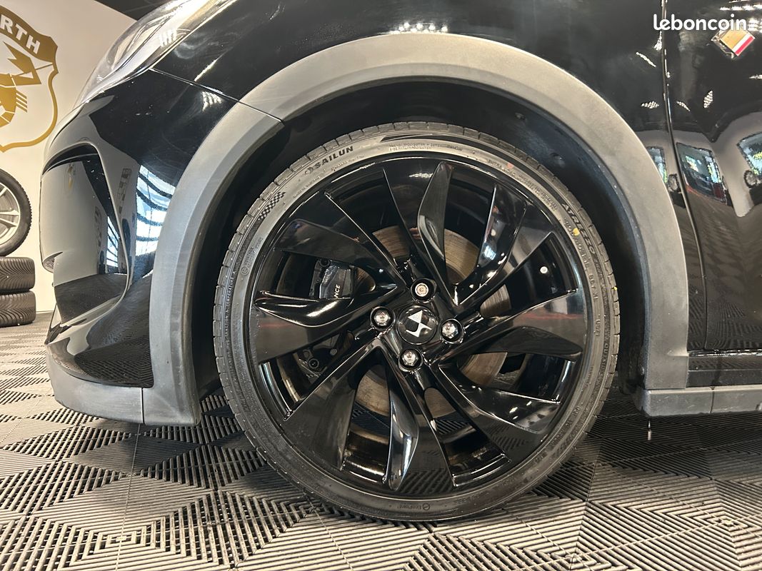 Ds ds3 cabrio 1.6l thp 208 bvm6 performance black special + carplay + camera recul + sieges performance + full black (image 4)