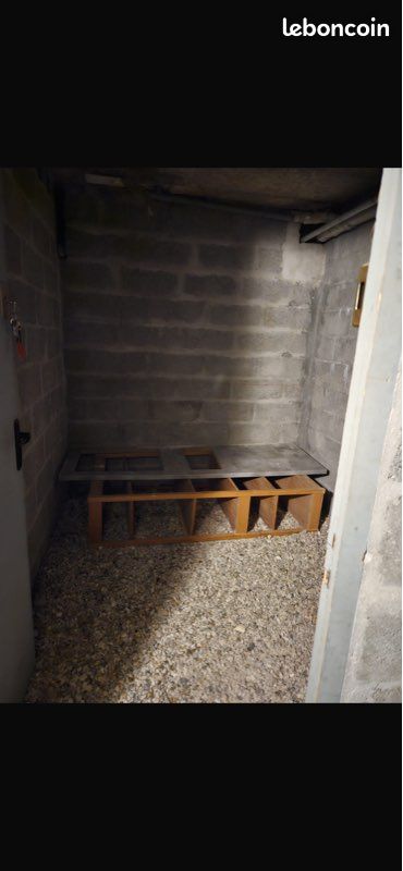 Cave / box (image 1)