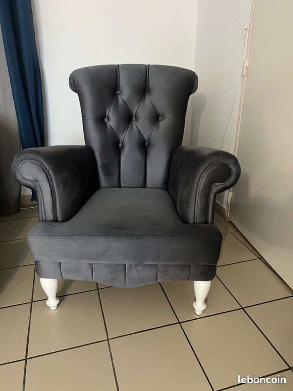 Fauteuil en velours gris (image 3)