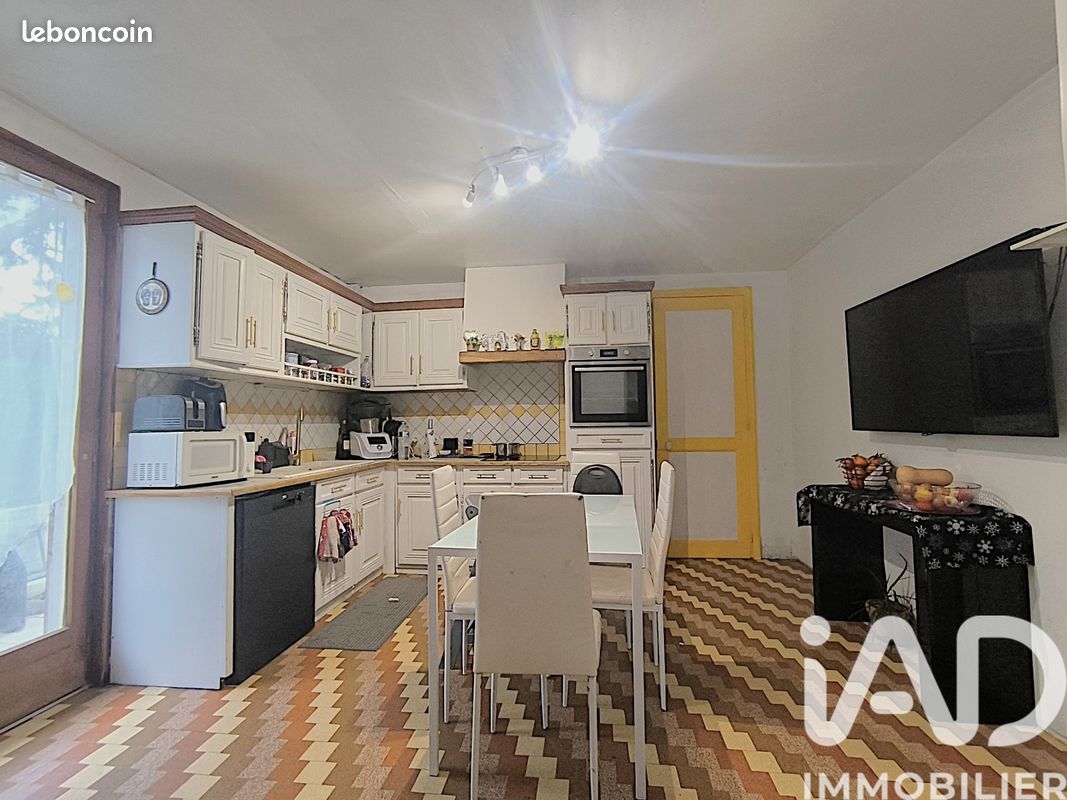 Maison 6 pièces 115 m² · à La Celle-sur-Morin · 115 m² · 210 000 €