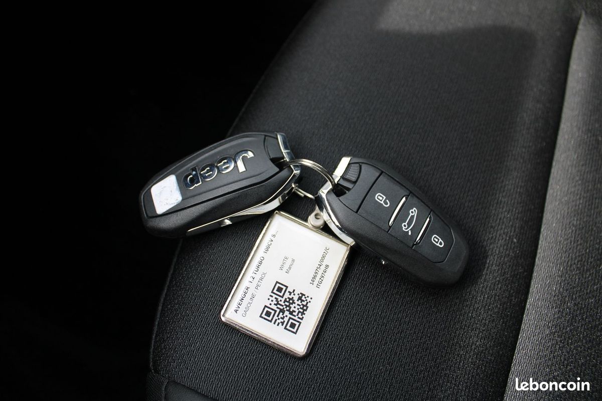 Jeep AVENGER SUMMIT T3 100 CV ESSENCE GPS CARPLAY CAMÉRA JA 18 I-COKPIT FULL LED RÉGULATEUR (image 15)