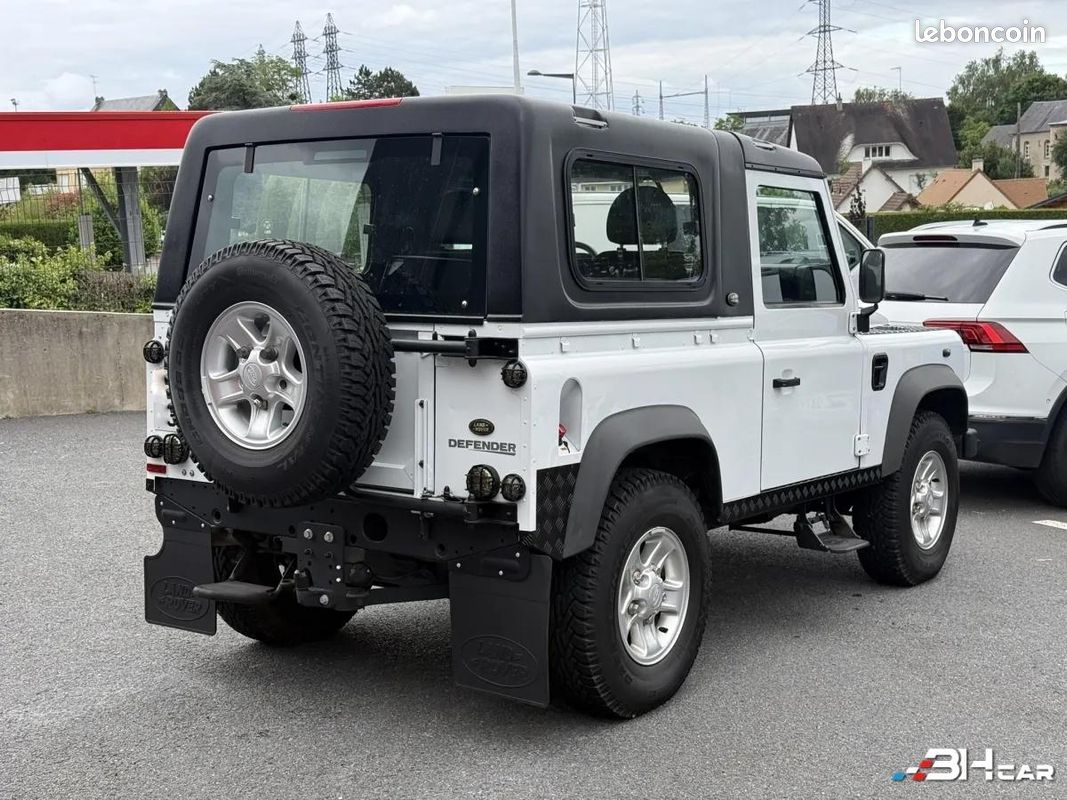Land Rover Defender Phase 2 Hardtop 2.2 TDCi 122 ch (image 7)