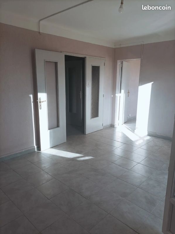 Appartement 4 pièces 70 m² · à Orange · 70 m² · 135 000 €