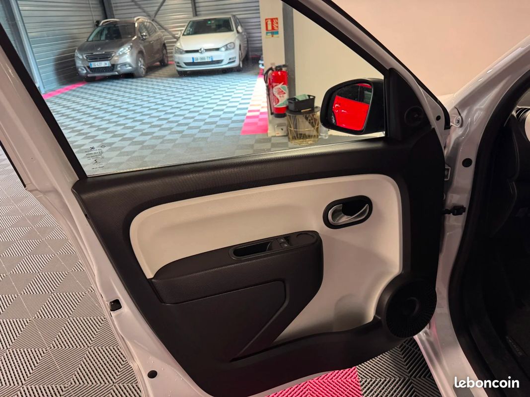 RENAULT TWINGO III 1.0 SCe 70 E6C Limited / REGULATEUR / BLUETOOTH / SUIVI RENAULT (image 9)