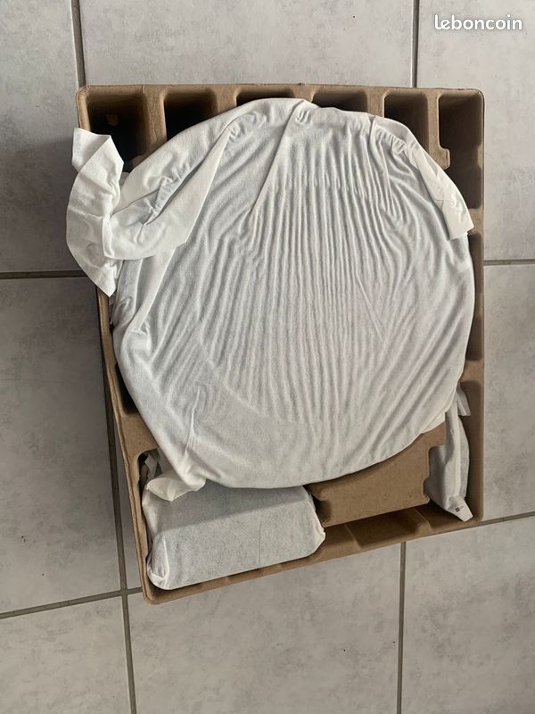 Robot aspirateur et laveur (image 1)