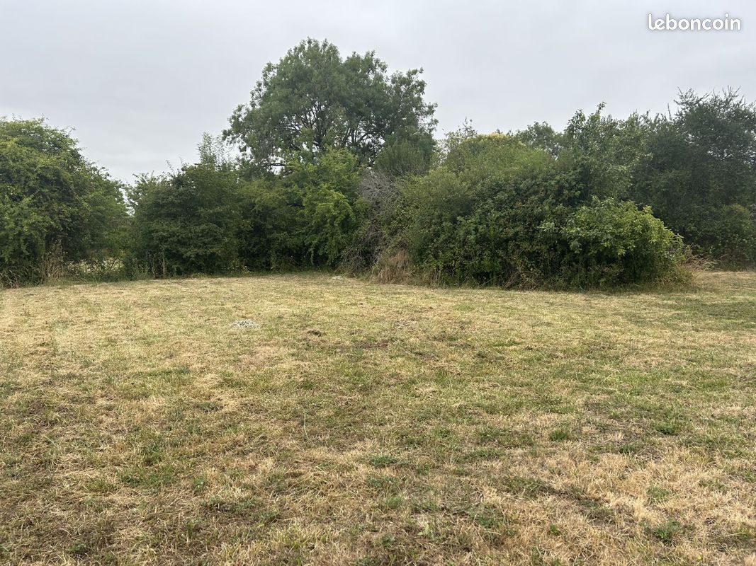 Terrain 1100 m² · à Chérac · 33 000 €