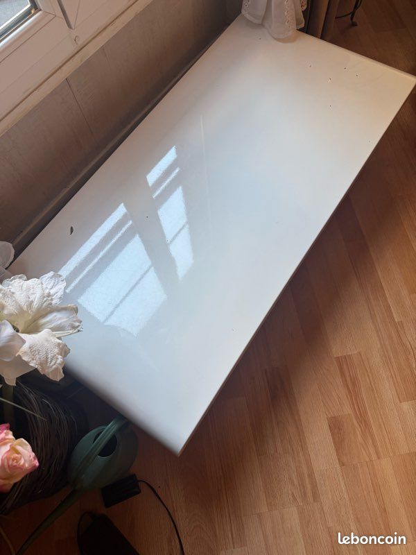 Table basse blanche laquée (image 1)